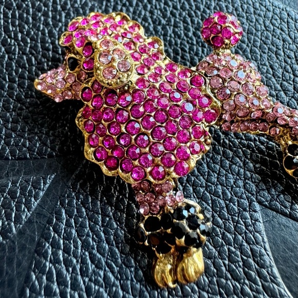 New Pink & Black Faceted Crystal Poodle Dog Gold Tone Pin Brooch Pendant - 1.75” - Picture 3 of 7